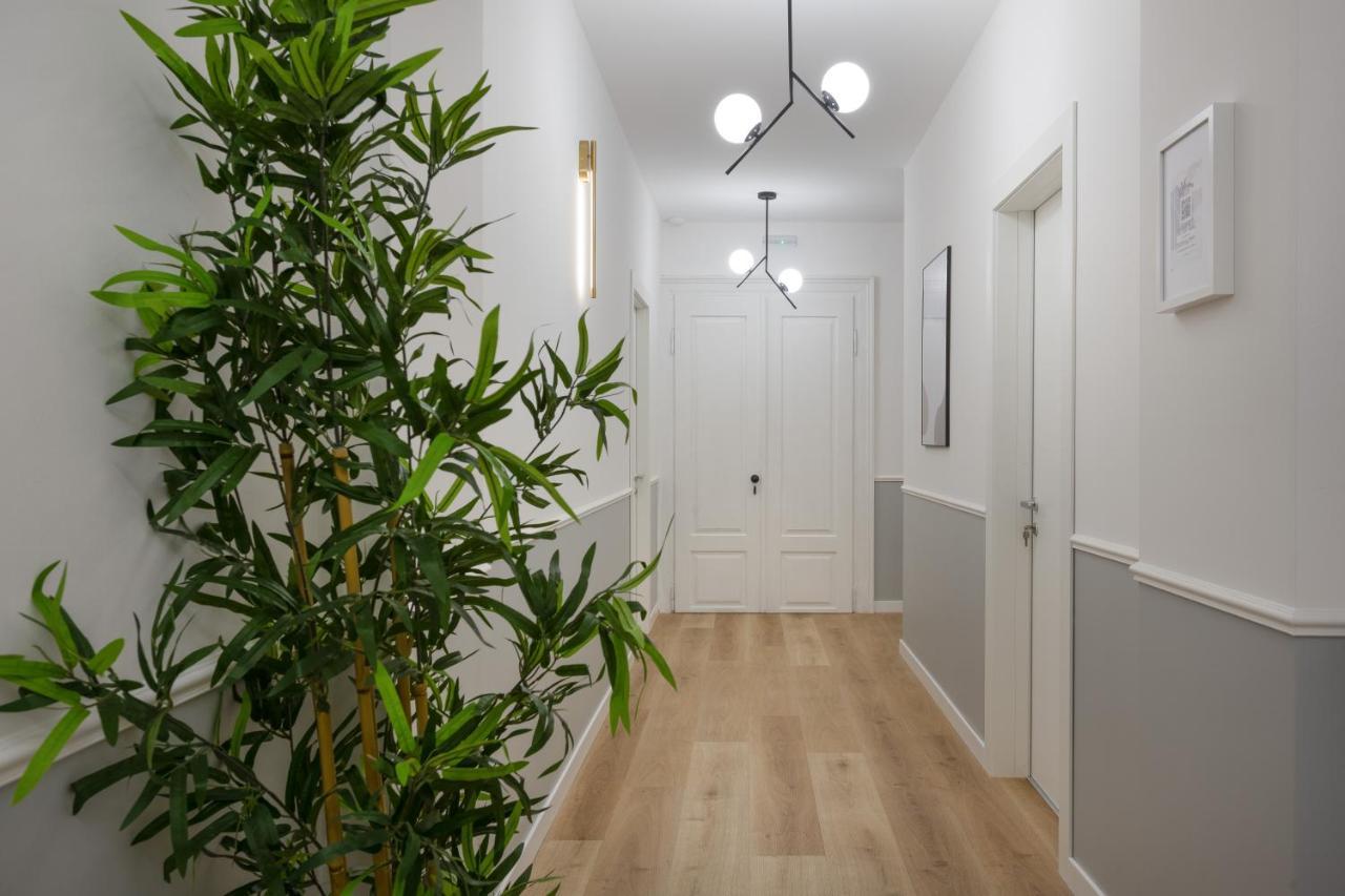 Revived Elegance In Trieste Luaran gambar