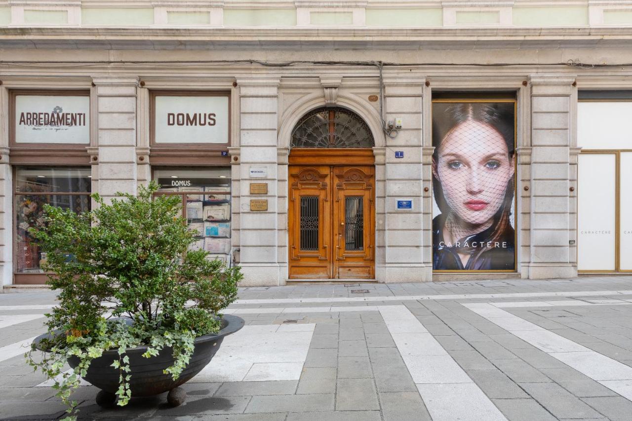 Revived Elegance In Trieste Luaran gambar